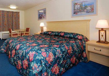 Austin Town Inn Austintown Zimmer foto